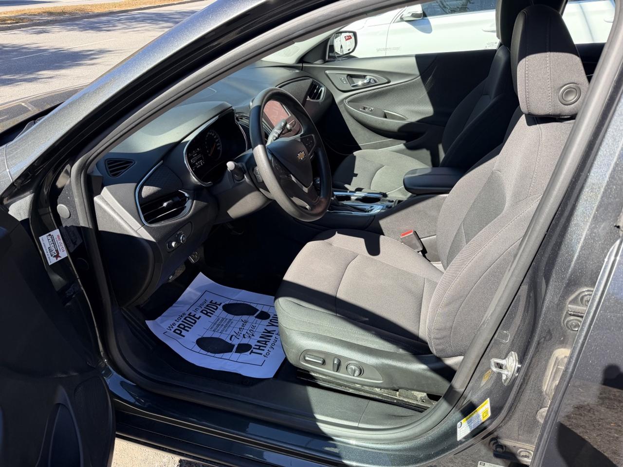 2017 Chevrolet Malibu LT Photo