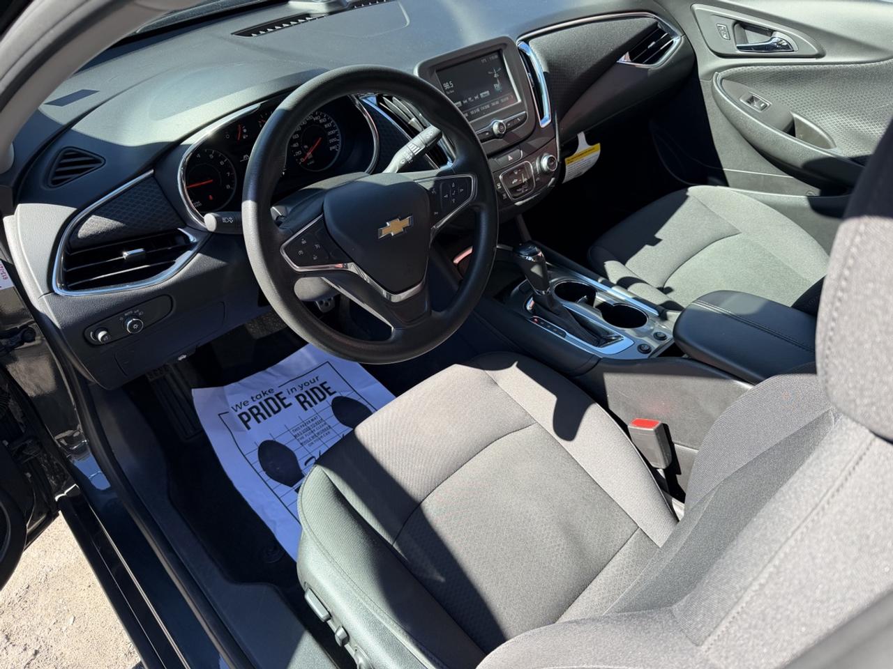 2017 Chevrolet Malibu LT Photo