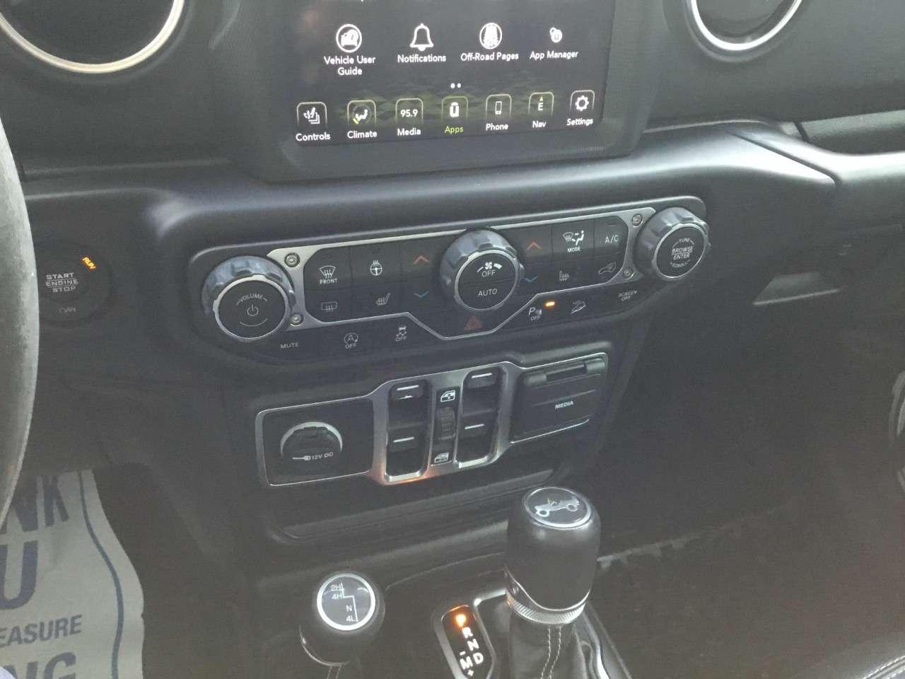 2020 Jeep Wrangler SAHARA 4X4 Photo