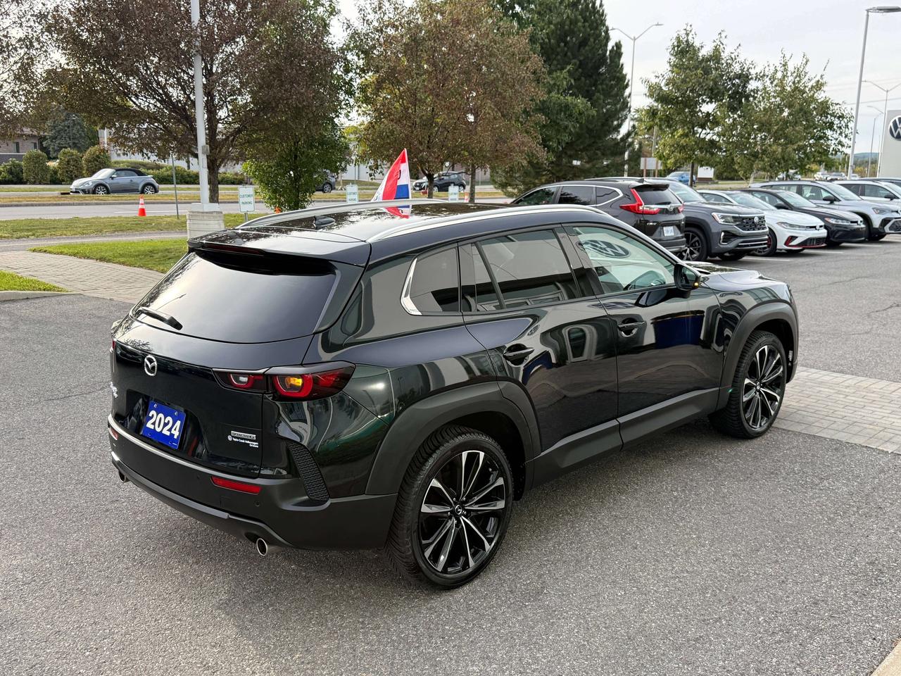 2024 Mazda CX-50 GT Photo