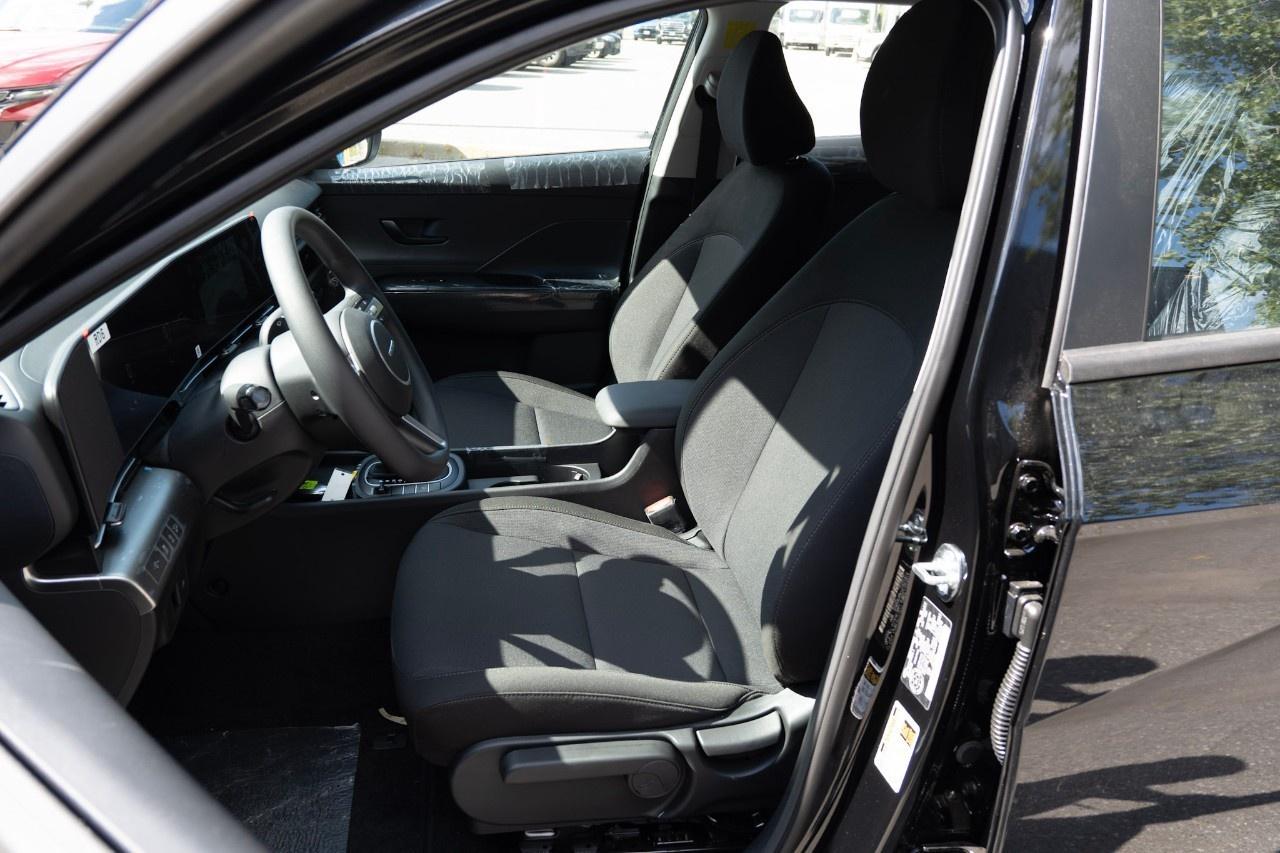 2027 Hyundai KONA 2.0L Essential AWD Photo