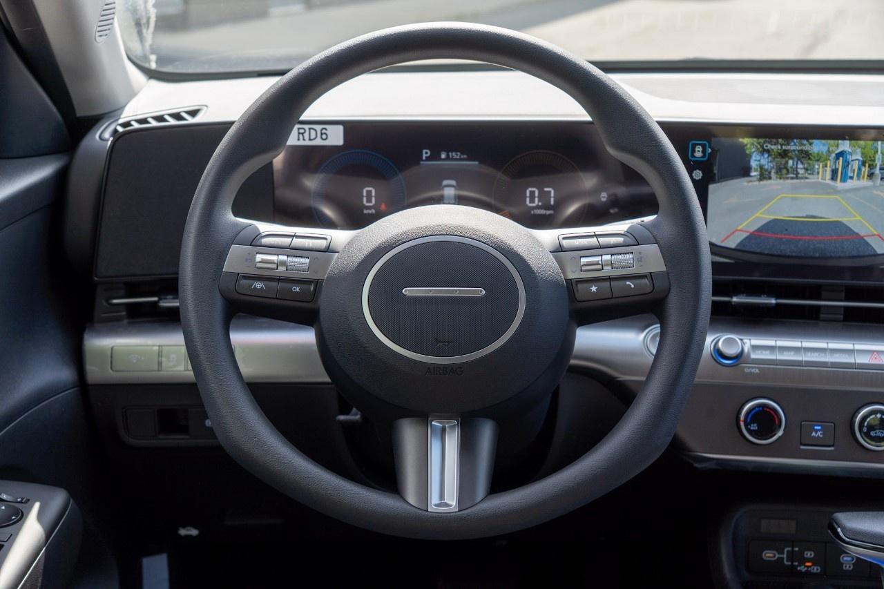 2027 Hyundai KONA 2.0L Essential AWD Photo