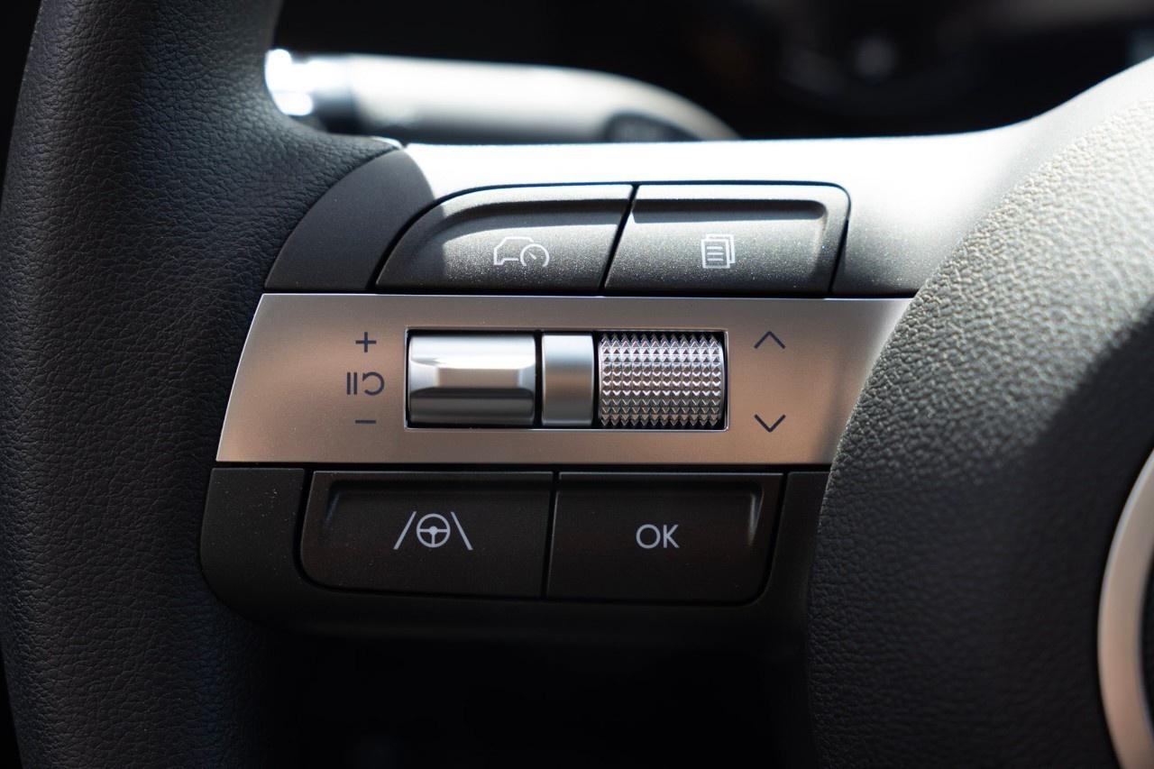 2027 Hyundai KONA 2.0L Essential AWD Photo