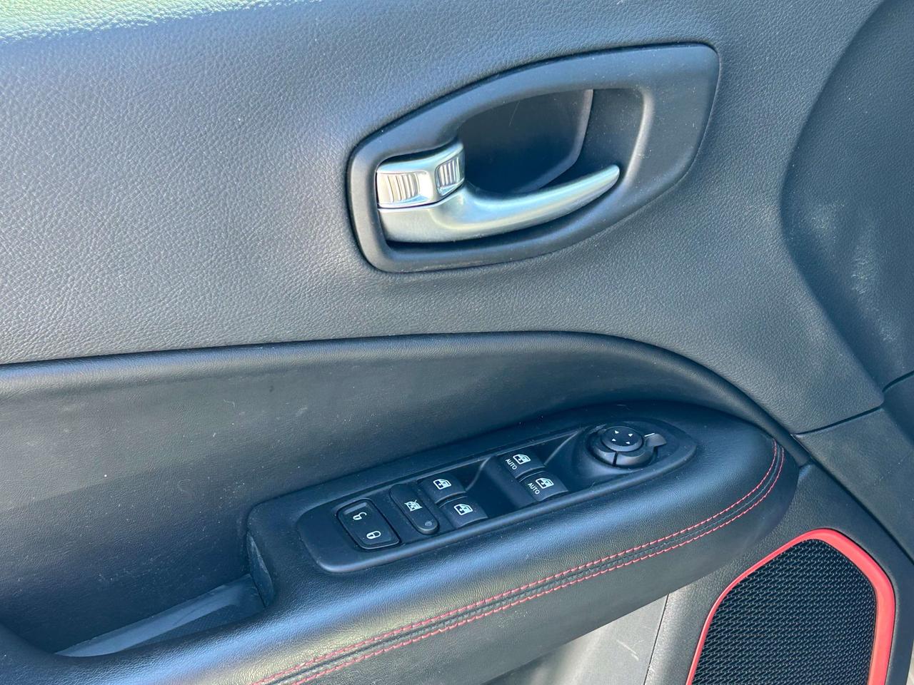 2021 Jeep Compass Trailhawk   No Reported Accidents Photo
