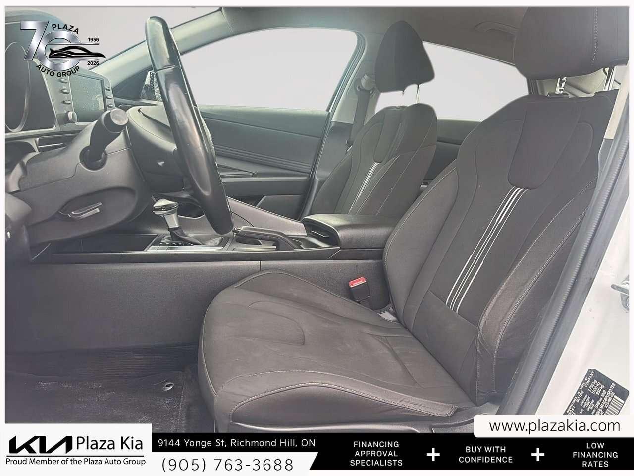 2023 Hyundai Elantra Preferred IVT Photo