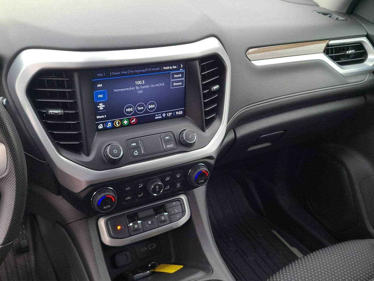 2023 GMC Acadia SLE AWD, HTD. SEATS, APPLE/ANDROID, 77K! Photo