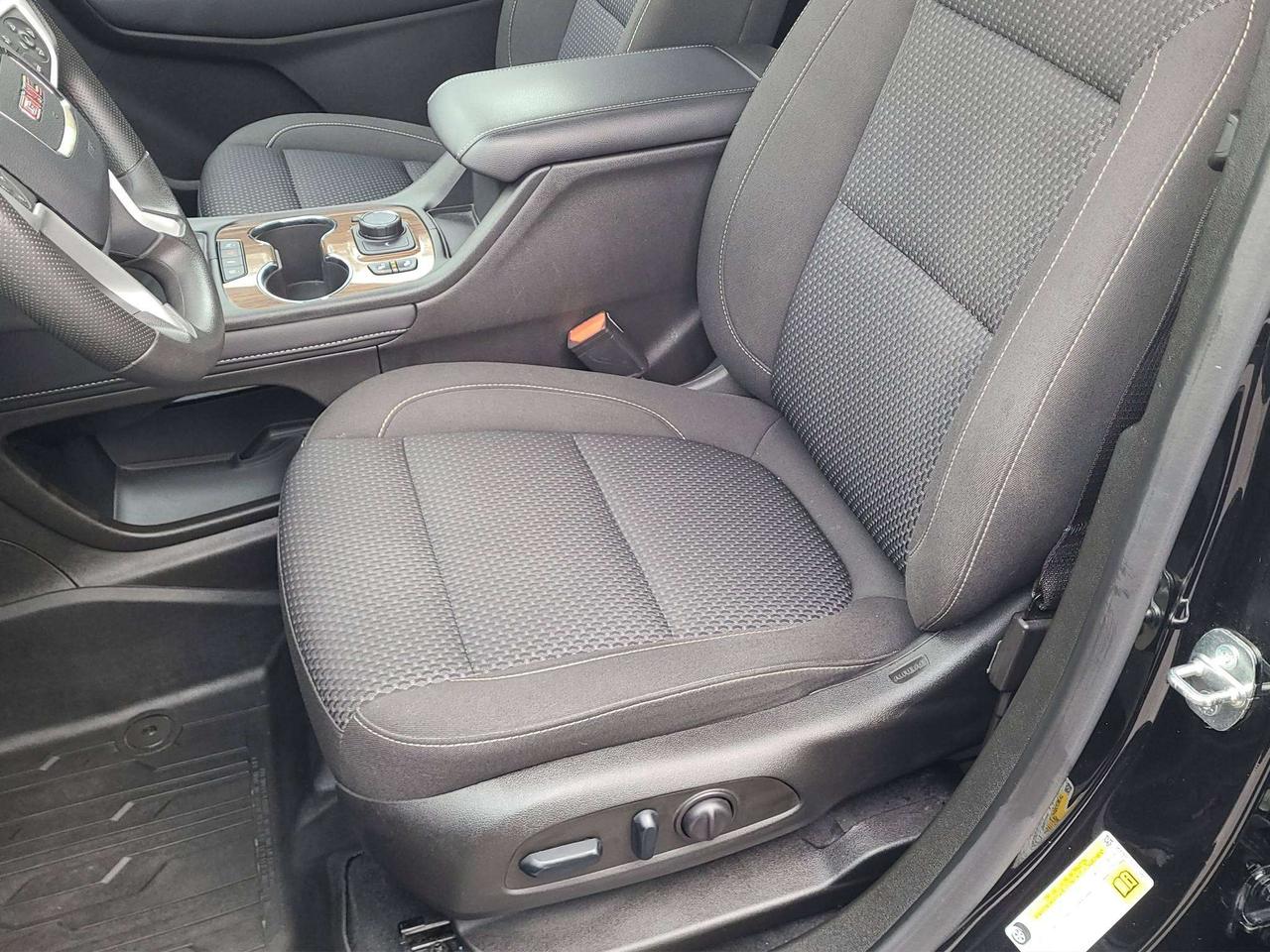 2023 GMC Acadia SLE AWD, HTD. SEATS, APPLE/ANDROID, 77K! Photo