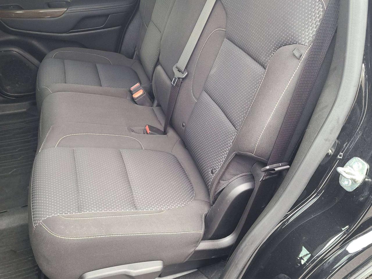 2023 GMC Acadia SLE AWD, HTD. SEATS, APPLE/ANDROID, 77K! Photo