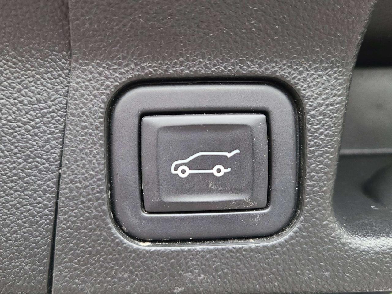 2023 GMC Acadia SLE AWD, HTD. SEATS, APPLE/ANDROID, 77K! Photo