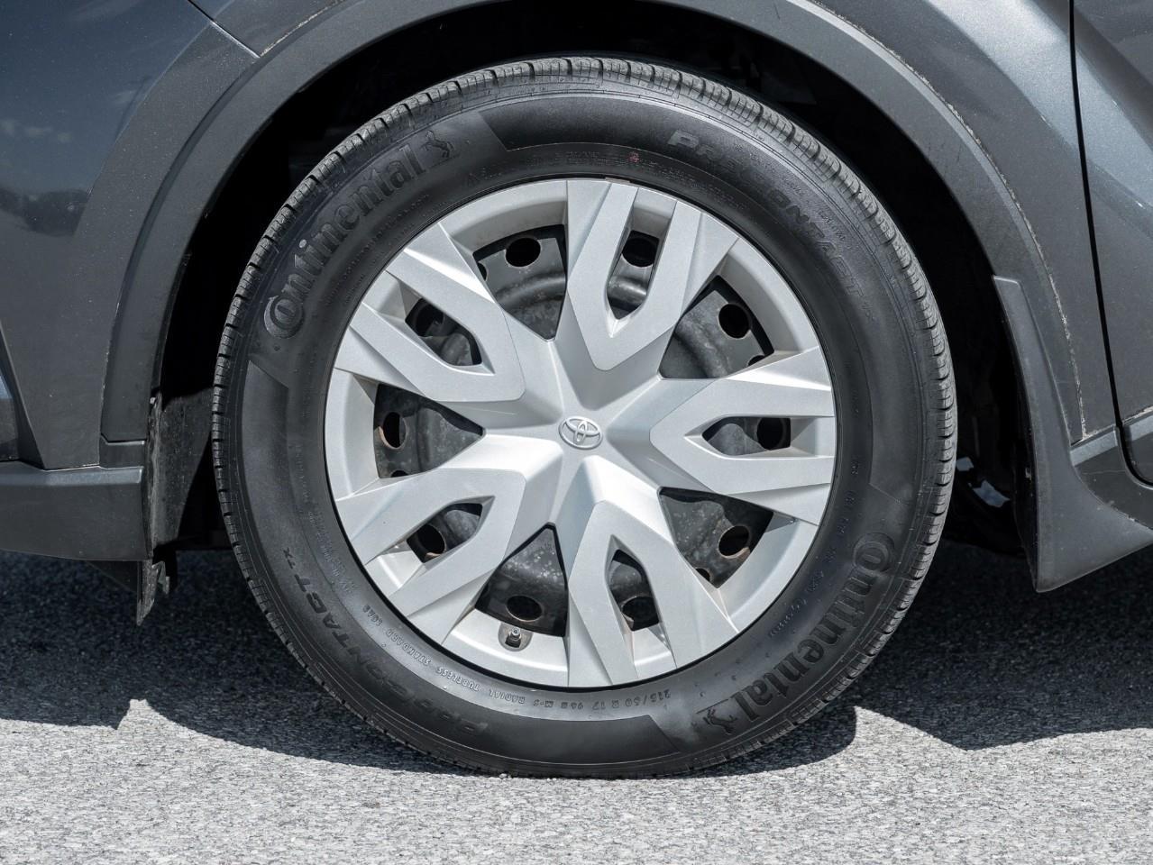 2021 Toyota C-HR LE 4dr Front-Wheel Drive Sport Utility Photo