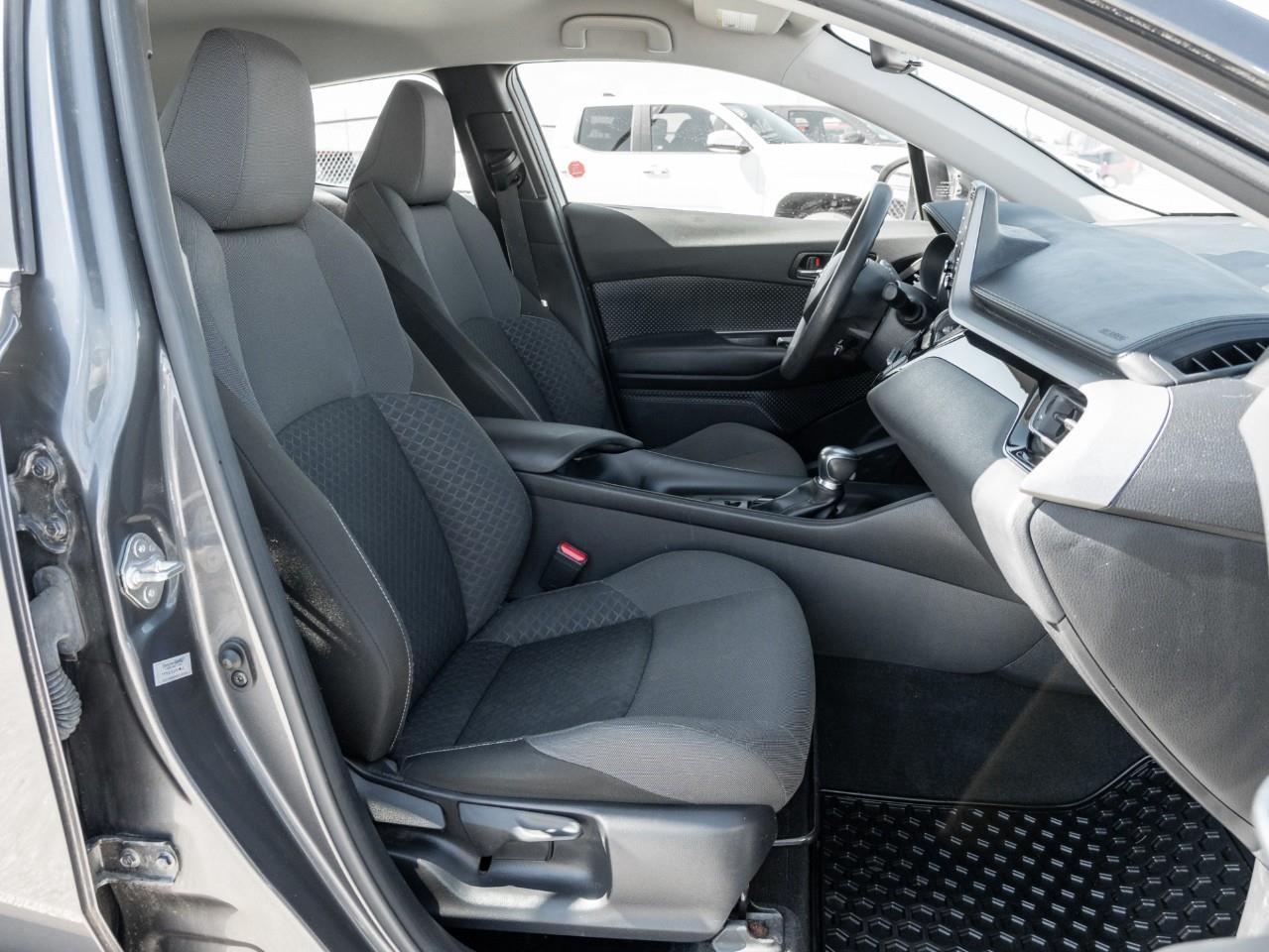 2021 Toyota C-HR LE 4dr Front-Wheel Drive Sport Utility Photo