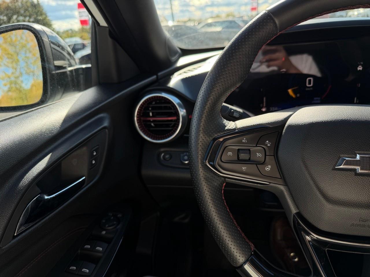 2025 Chevrolet Trax FWD 4dr 2RS Photo