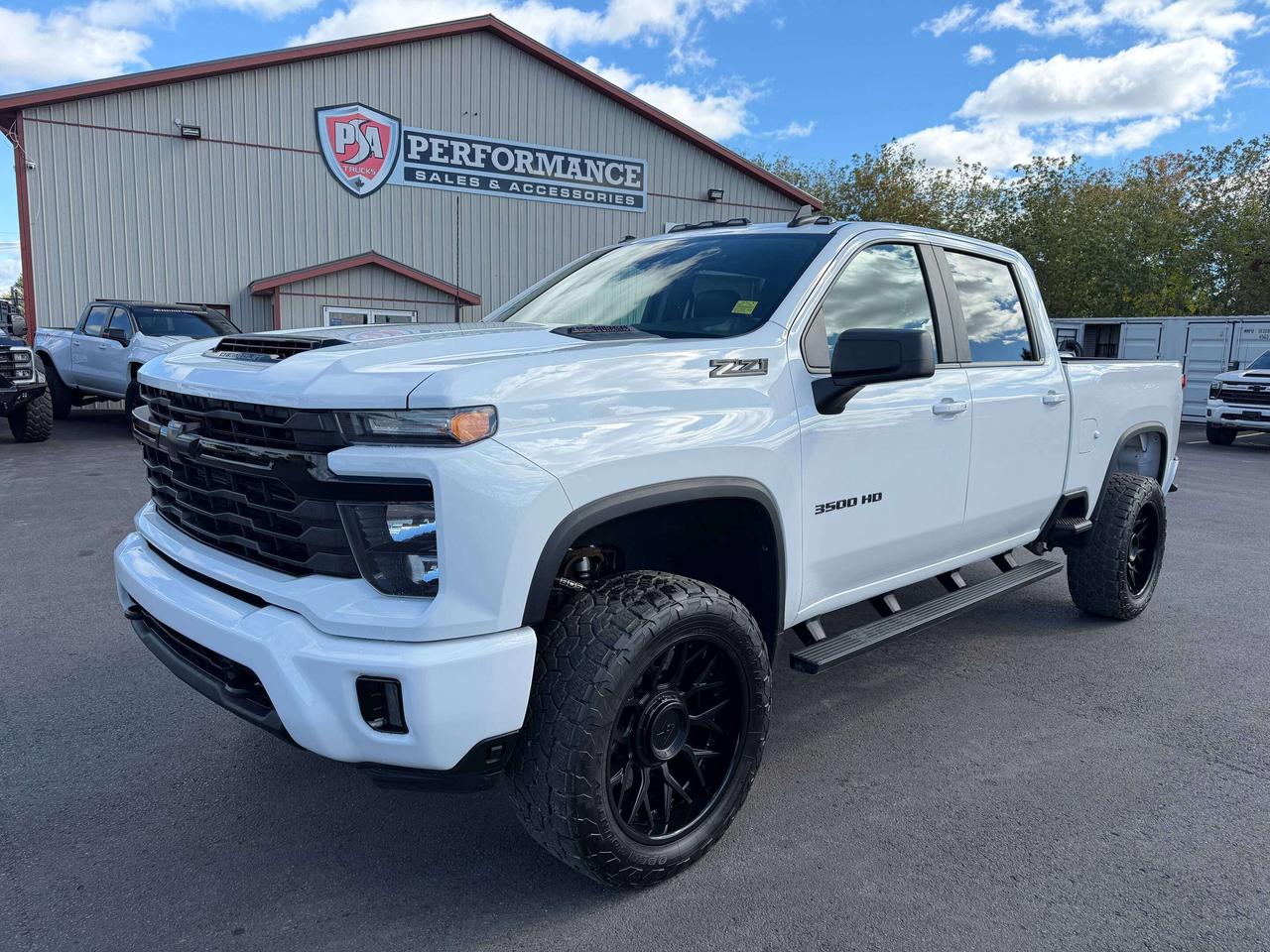 2025 Chevrolet Silverado 3500 LT Photo0