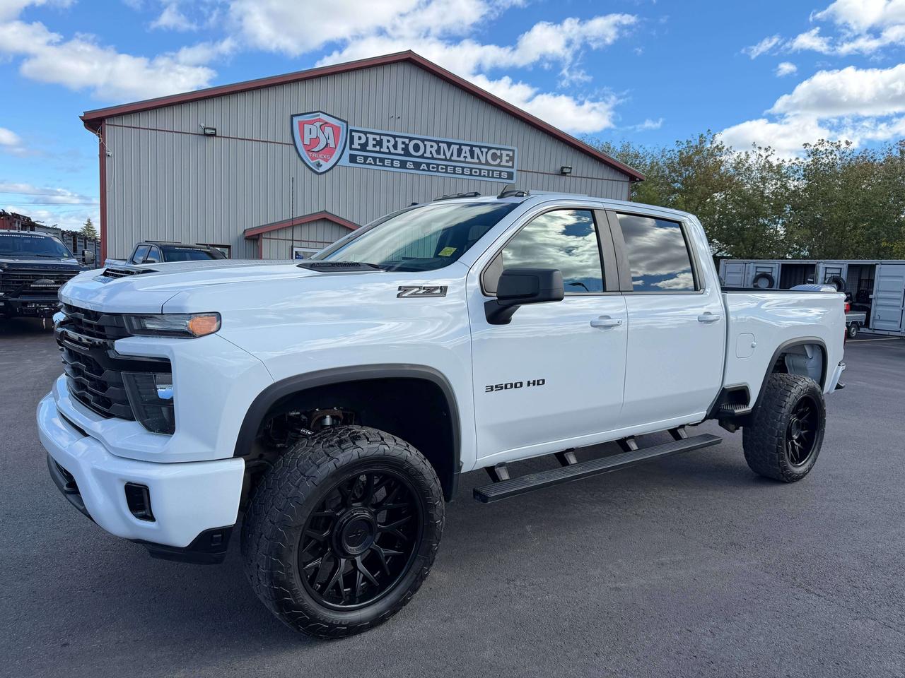 2025 Chevrolet Silverado 3500 LT Photo