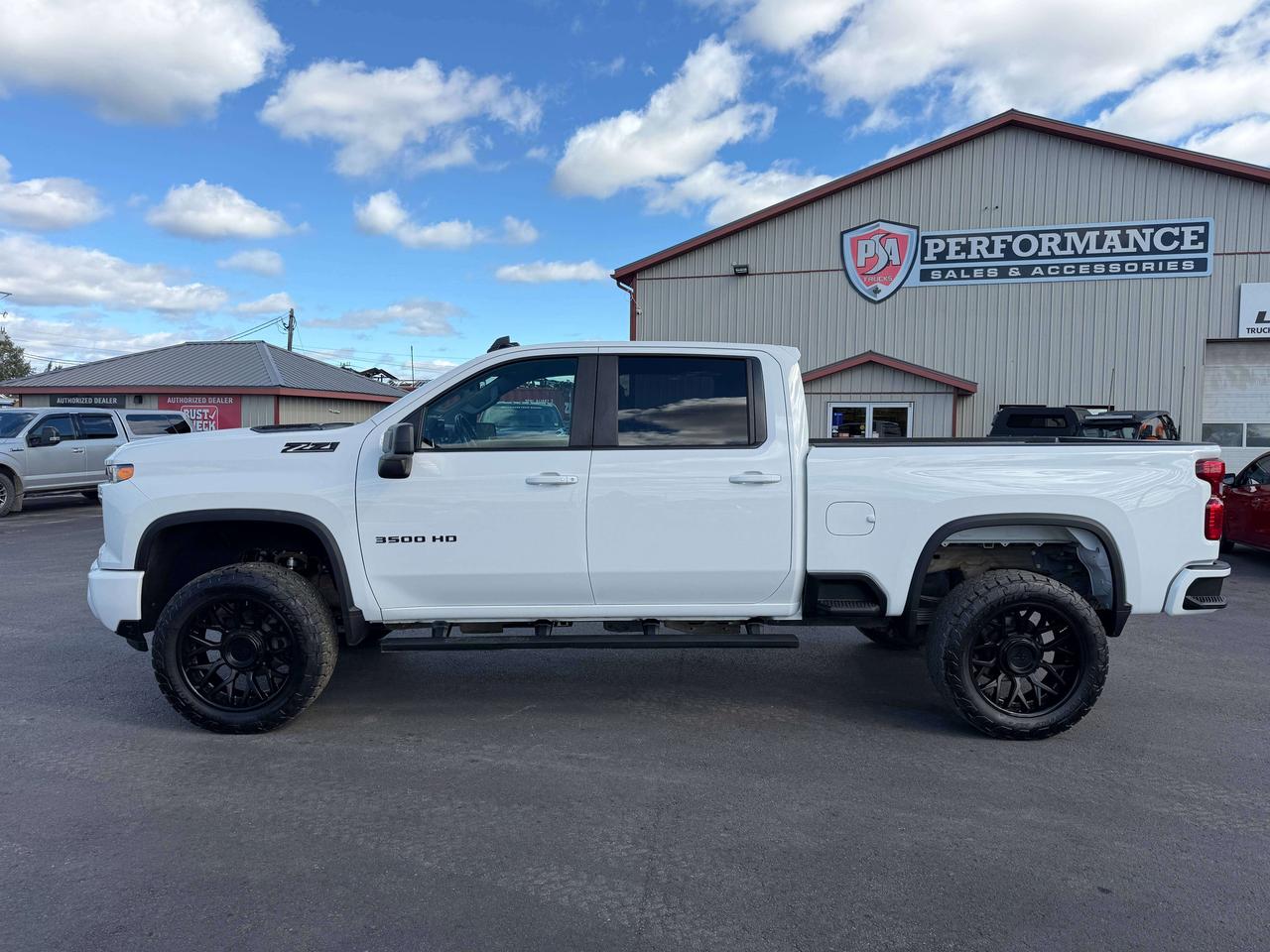 2025 Chevrolet Silverado 3500 LT Photo