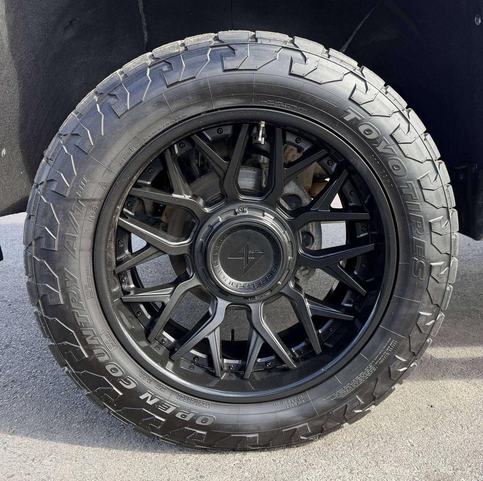 2025 Chevrolet Silverado 3500 LT Photo