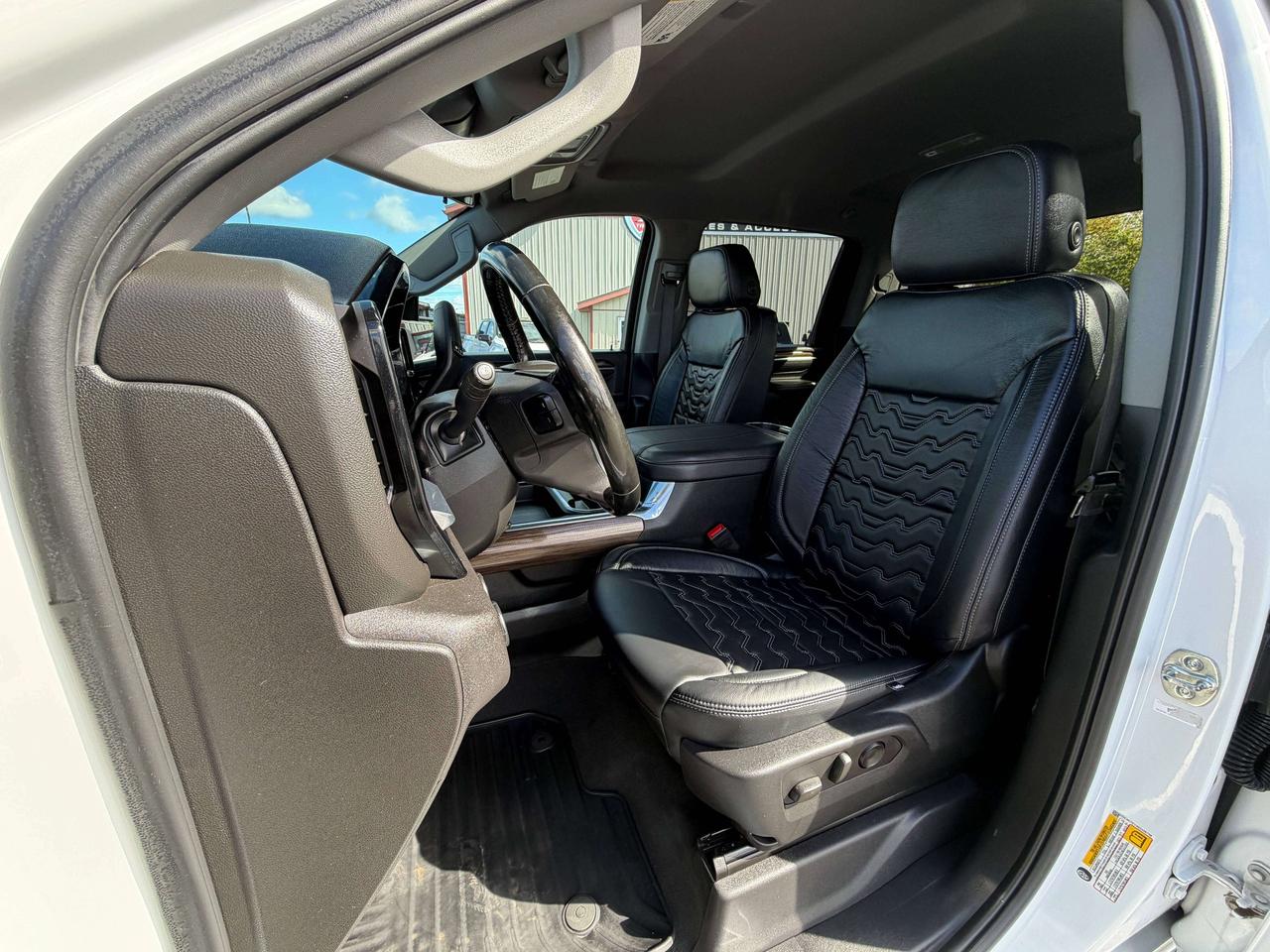 2025 Chevrolet Silverado 3500 LT Photo