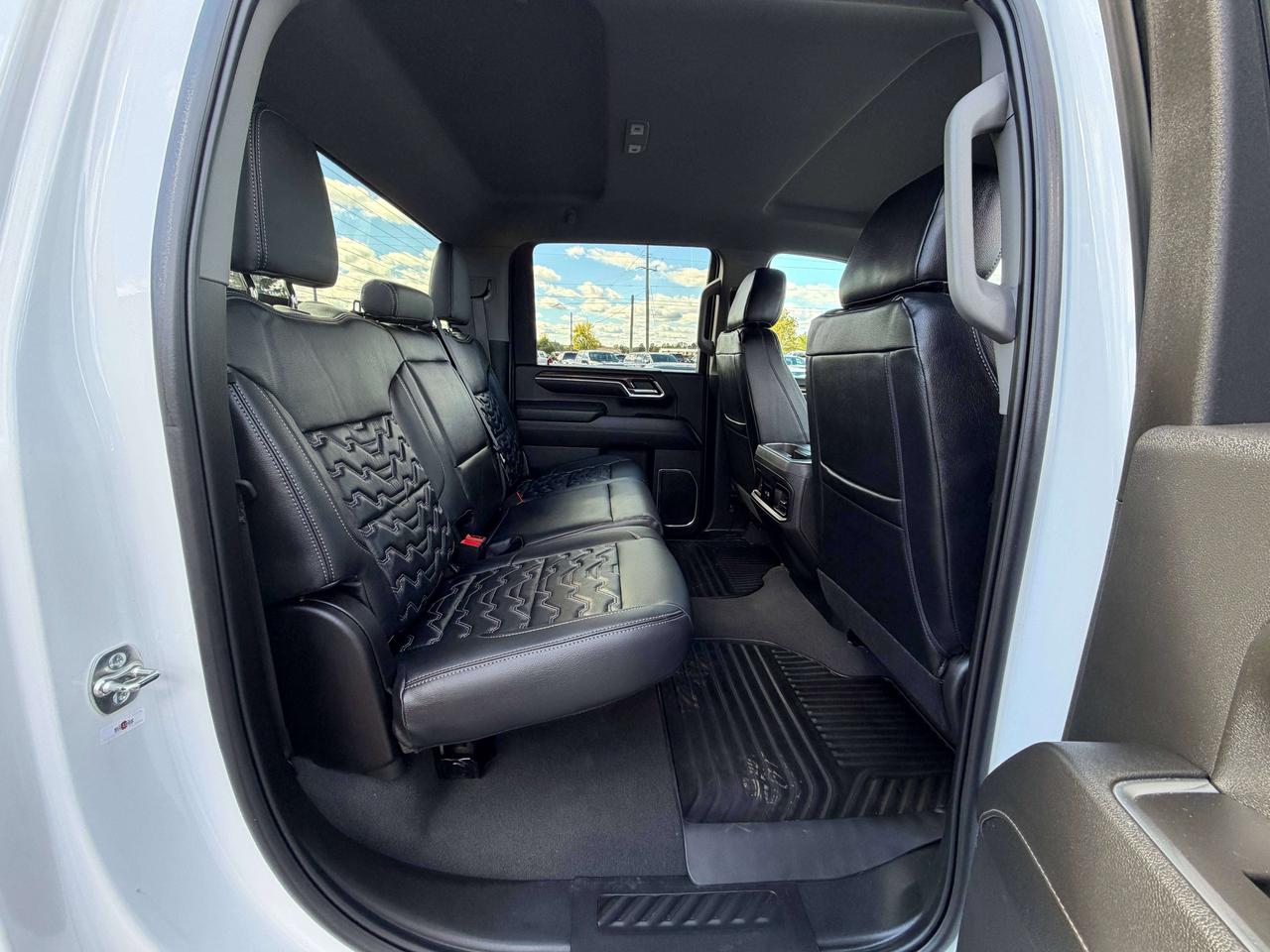 2025 Chevrolet Silverado 3500 LT Photo