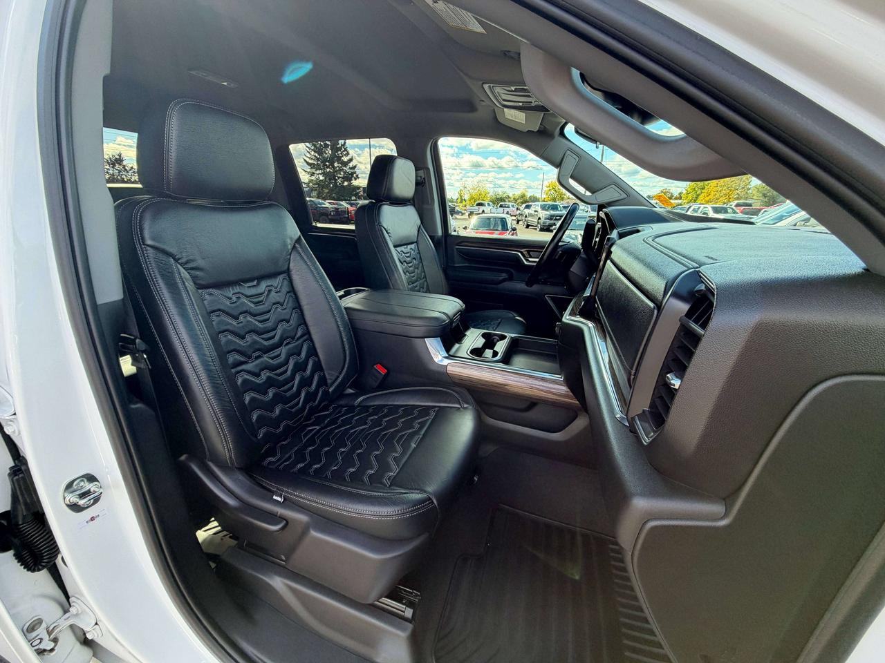 2025 Chevrolet Silverado 3500 LT Photo