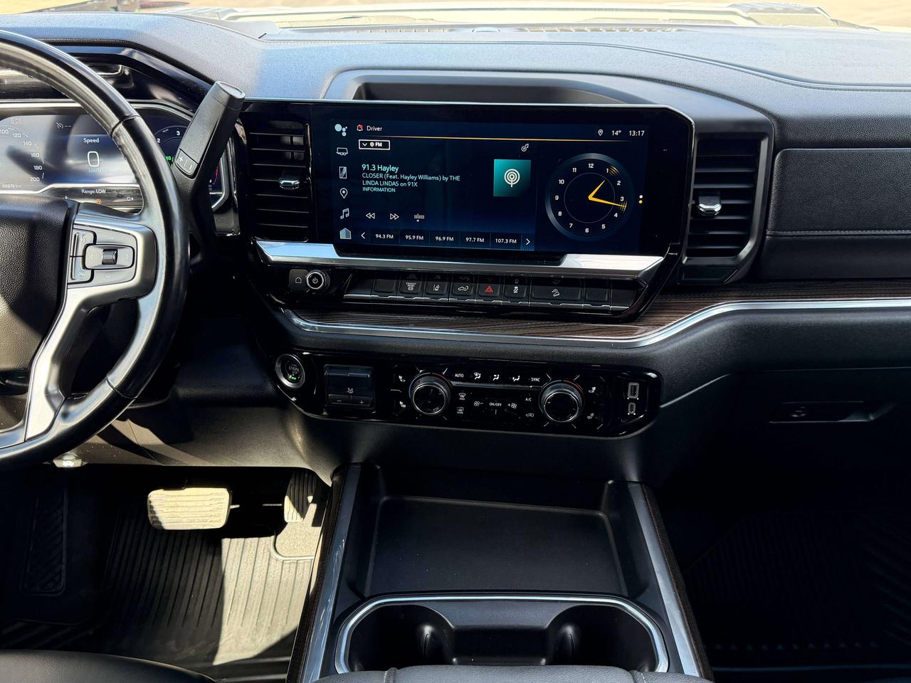 2025 Chevrolet Silverado 3500 LT Photo
