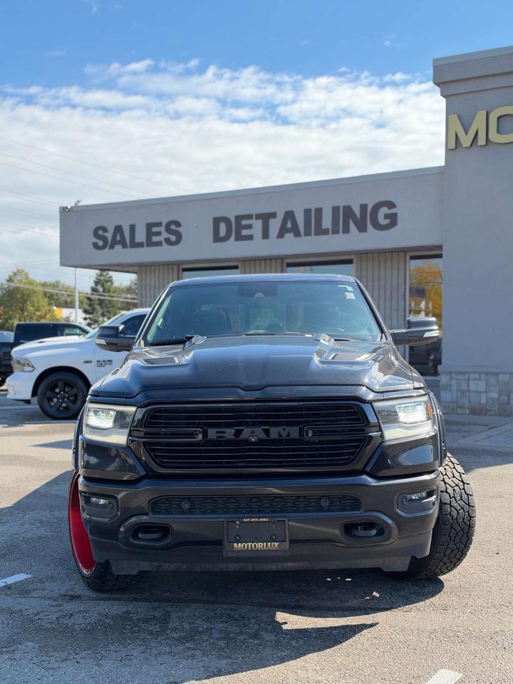 2019 RAM 1500 Laramie 4x4 Crew Cab 5'7 Box Photo2
