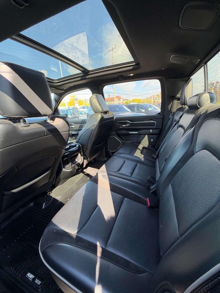 2019 RAM 1500 Laramie 4x4 Crew Cab 5'7 Box Photo