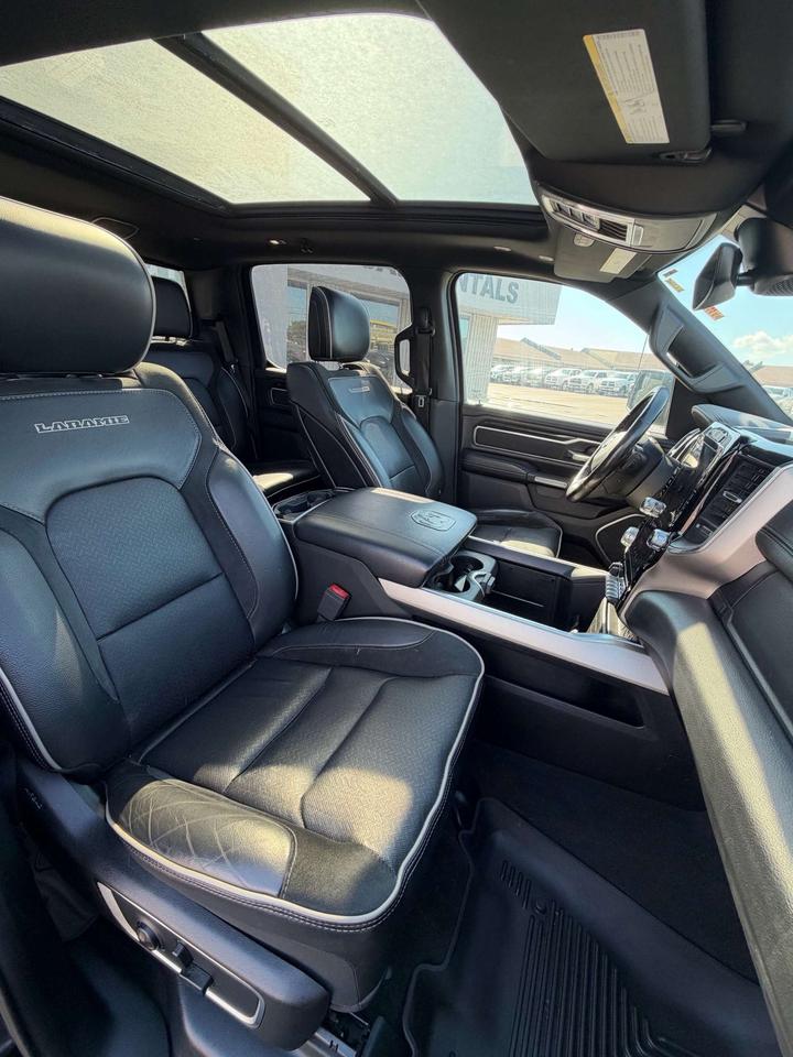 2019 RAM 1500 Laramie 4x4 Crew Cab 5'7 Box Photo