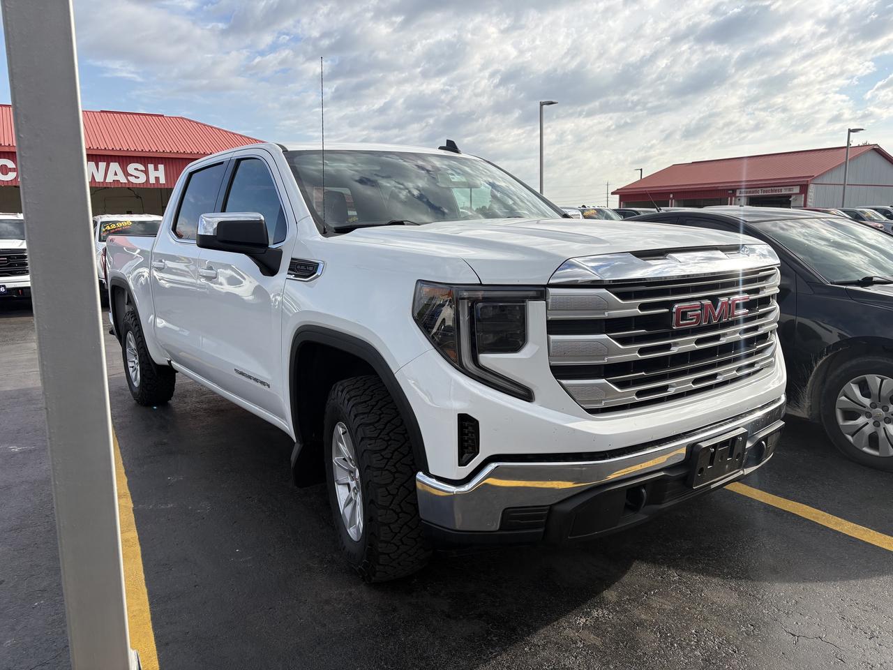2025 GMC Sierra 1500 SLE 4WD Crew Cab Photo