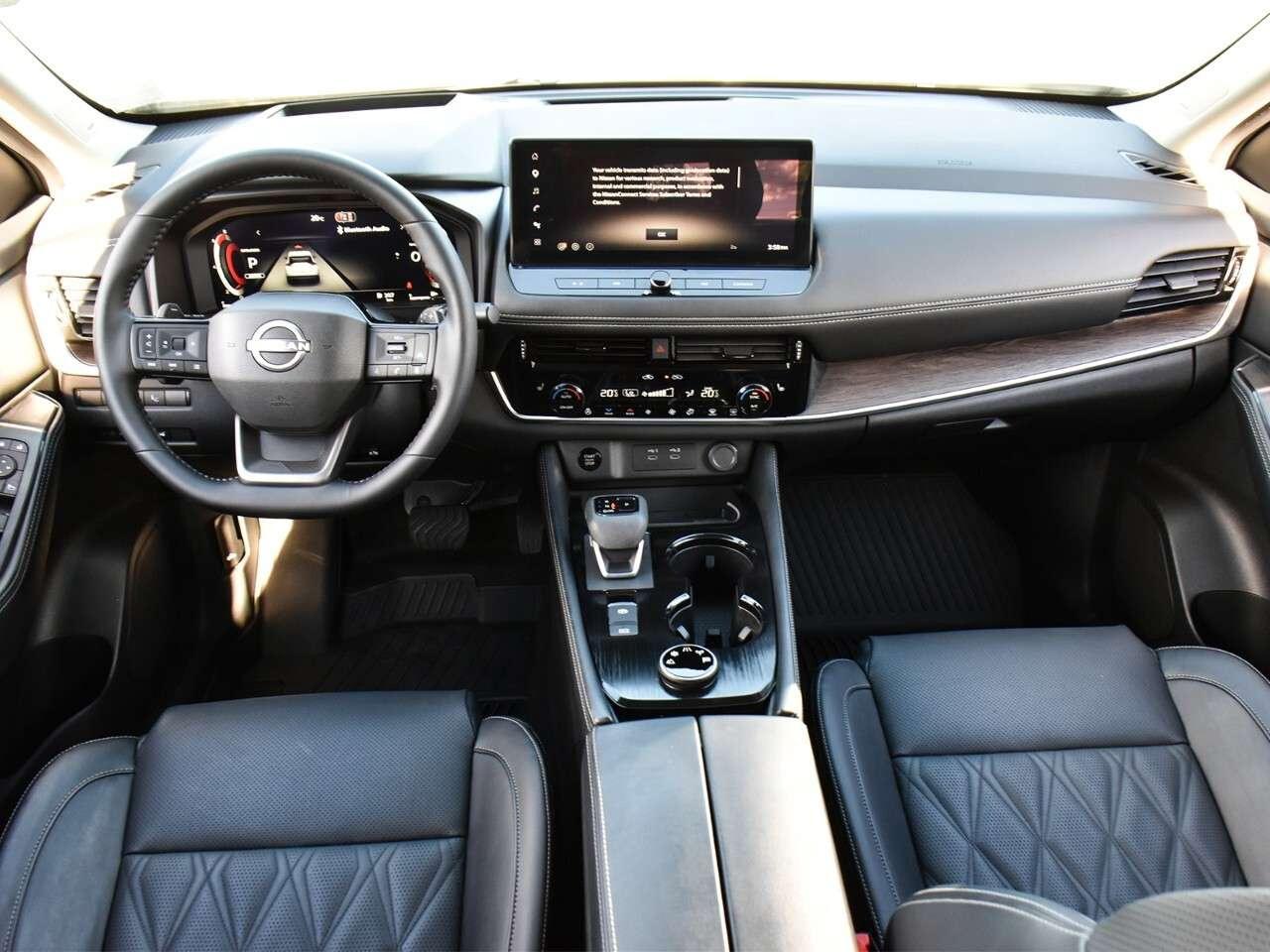 2026 Nissan Rogue Platinum Photo