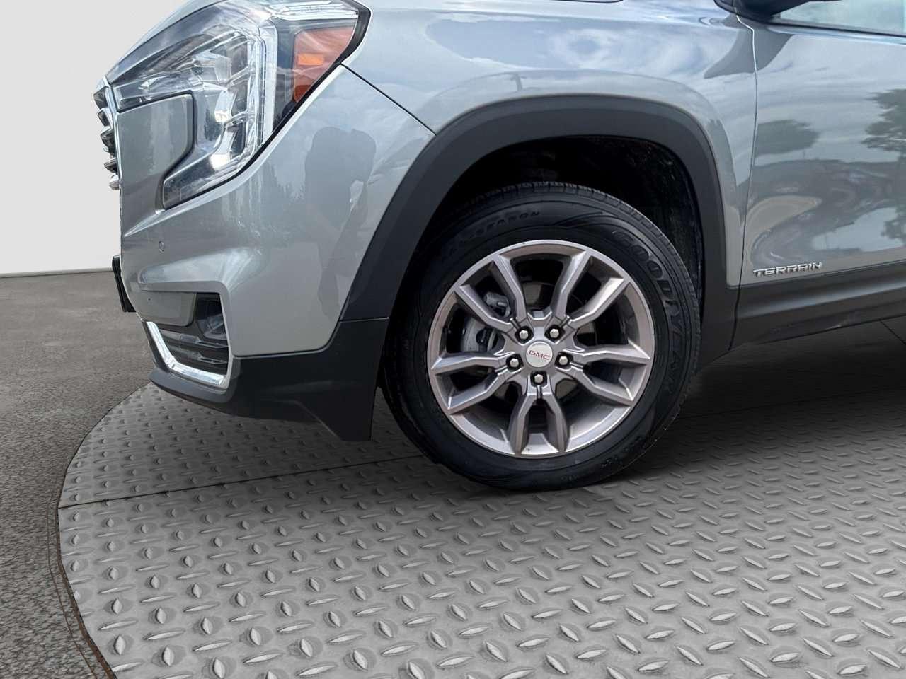 2023 GMC Terrain SLT Photo