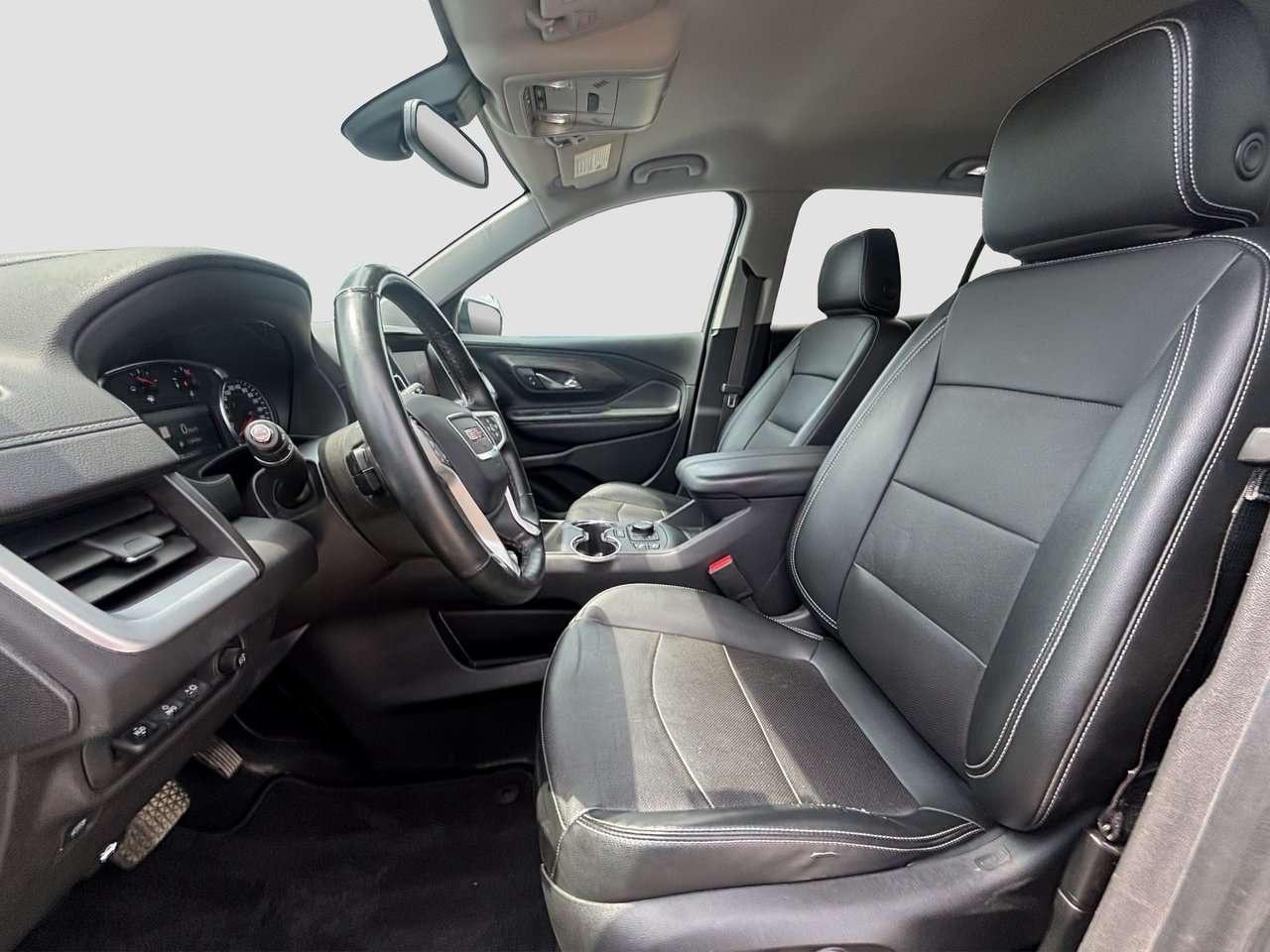 2023 GMC Terrain SLT Photo
