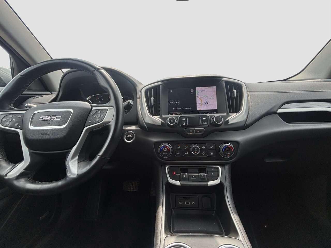 2023 GMC Terrain SLT Photo