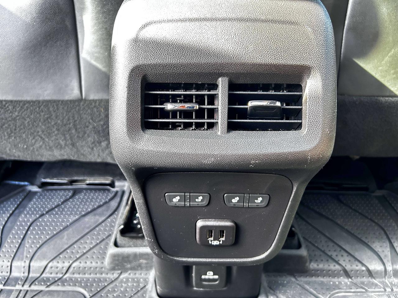 2023 Chevrolet Equinox Premier AWD Photo