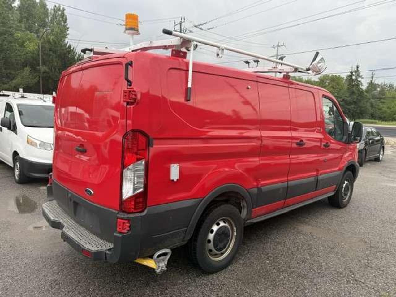 2019 Ford Transit Low roof, Certified, Shelving, divider, Roof rack. Photo