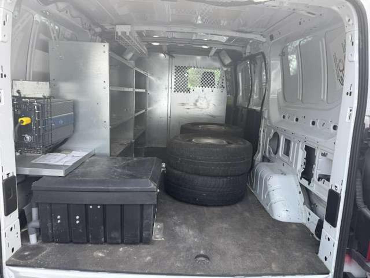 2019 Ford Transit Low roof, Certified, Shelving, divider, Roof rack. Photo