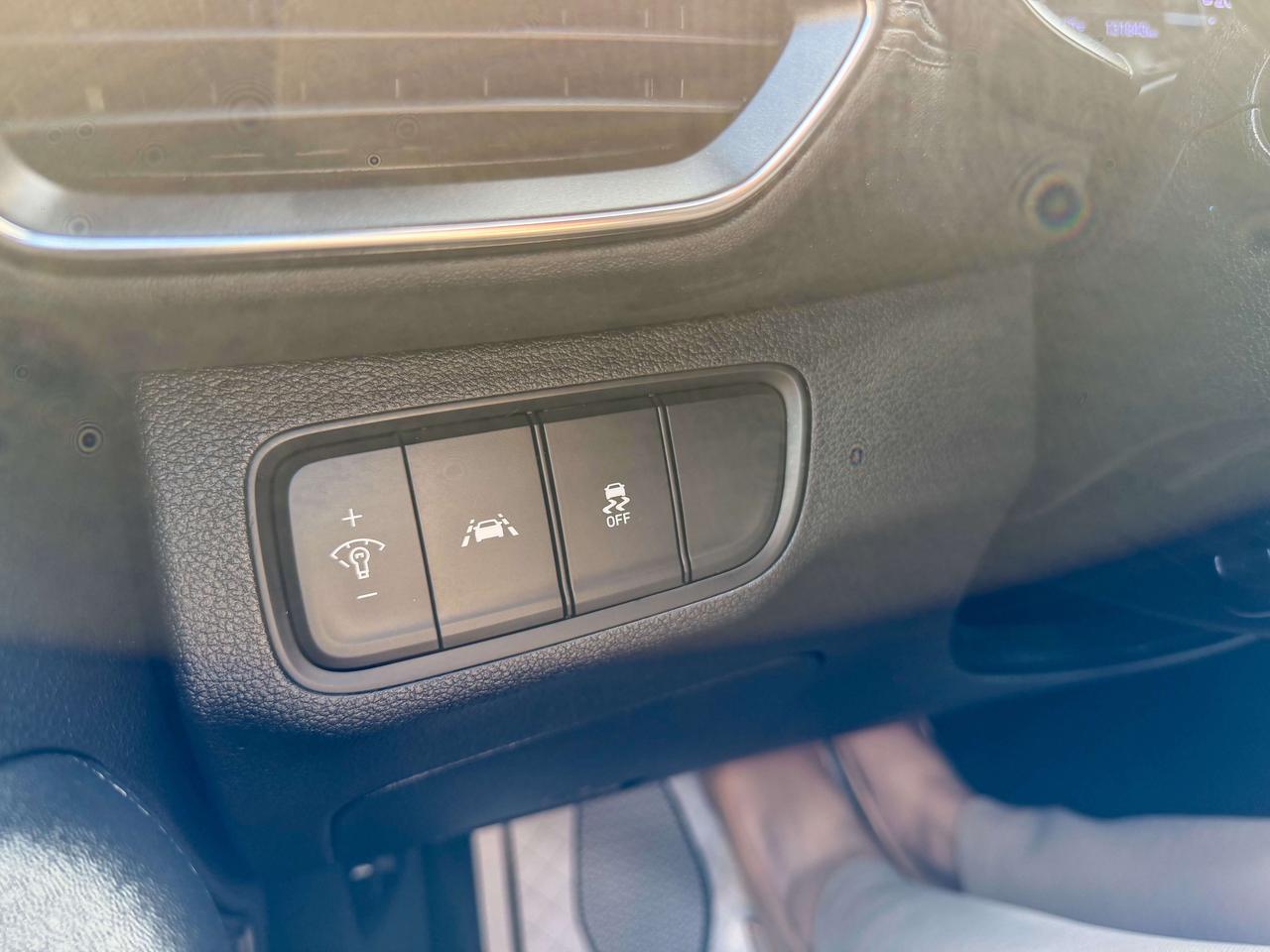 2019 Hyundai Santa Fe ESSENTIAL/1 OWNER/CAMERA/ACC/FULL SERVICE RECORDS Photo