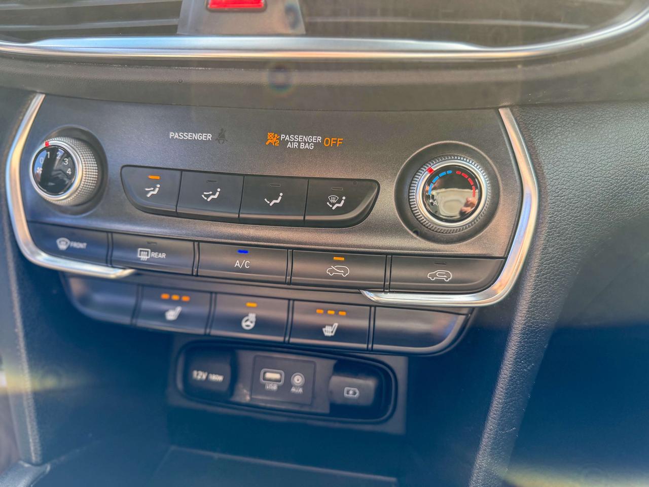 2019 Hyundai Santa Fe ESSENTIAL/1 OWNER/CAMERA/ACC/FULL SERVICE RECORDS Photo