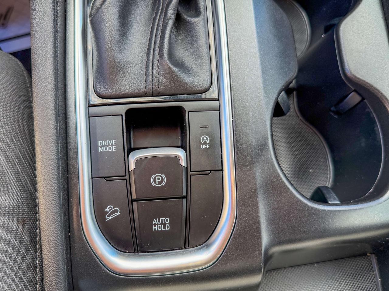 2019 Hyundai Santa Fe ESSENTIAL/1 OWNER/CAMERA/ACC/FULL SERVICE RECORDS Photo