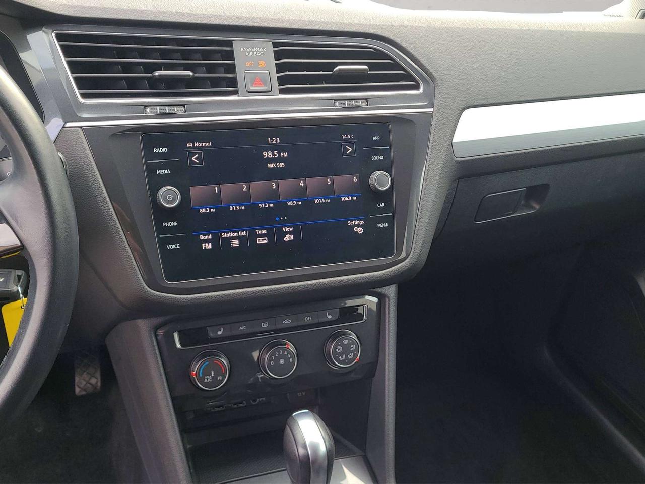 2018 Volkswagen Tiguan 4MOTION AWD, HTD. SEATS, APPLE/ANDROID, 73K! Photo