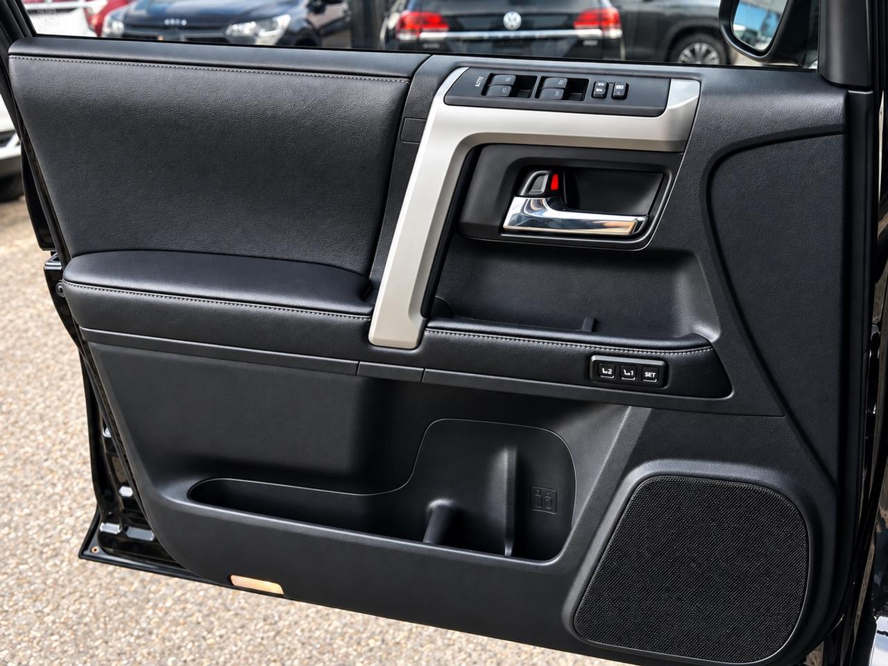2017 Toyota 4Runner SR5 Photo