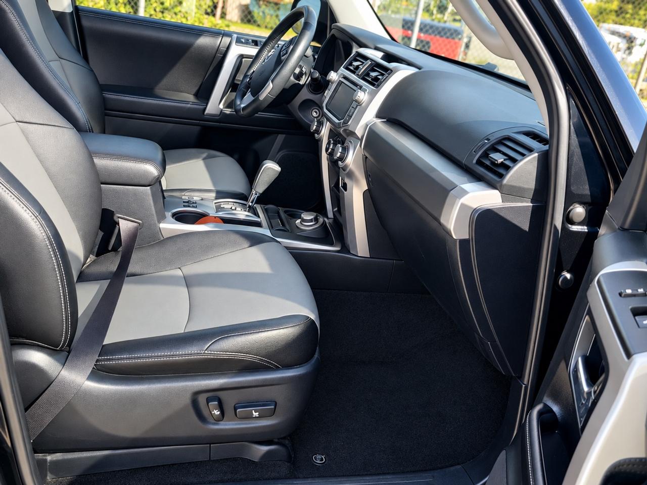 2017 Toyota 4Runner SR5 Photo