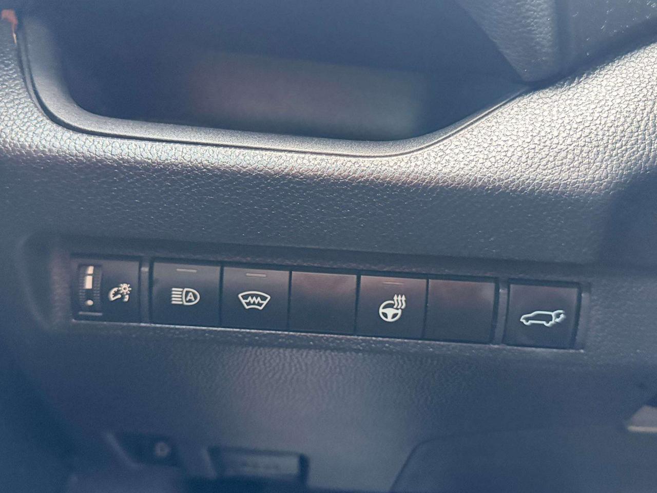2025 Toyota RAV4 Hybrid XLE AWD PREMIUM, LEATHER, SUNROOF Photo