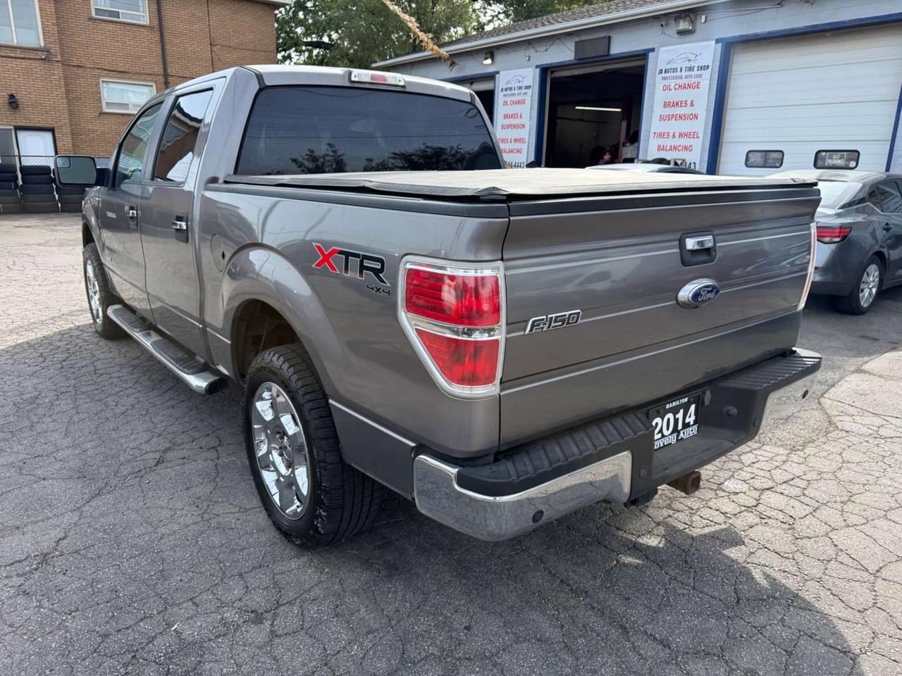 2014 Ford F-150 SuperCrew 145 Lariat *CERTIFIED* Photo2