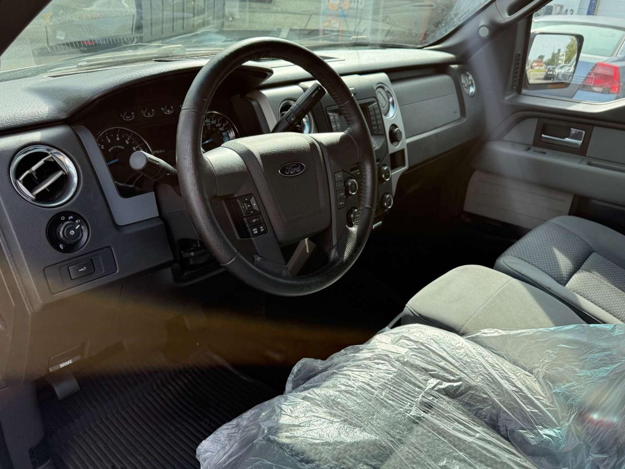 2014 Ford F-150 SuperCrew 145 Lariat *CERTIFIED* Photo