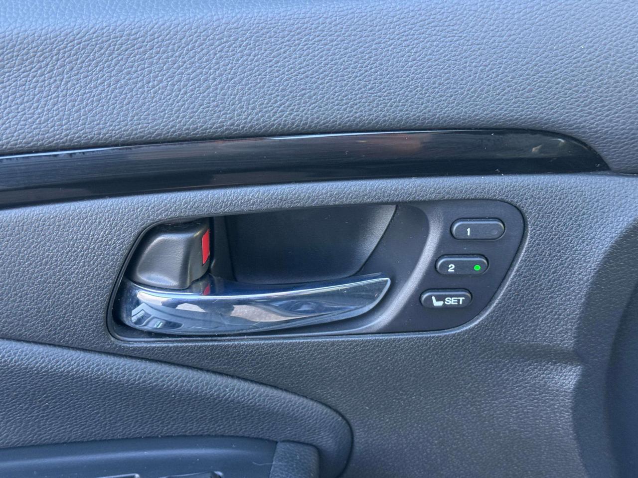 2020 Honda Pilot TOURING   7-PASSENGER   AWD   REAR ENTERTAINMENT SYSTEM Photo