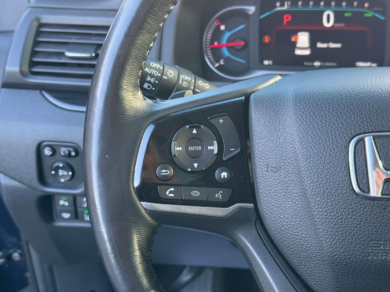 2020 Honda Pilot TOURING   7-PASSENGER   AWD   REAR ENTERTAINMENT SYSTEM Photo