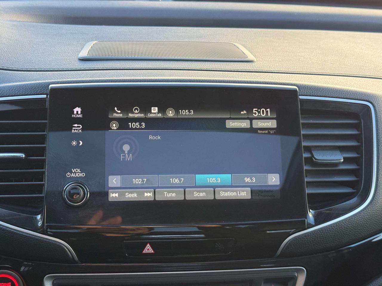 2020 Honda Pilot TOURING   7-PASSENGER   AWD   REAR ENTERTAINMENT SYSTEM Photo