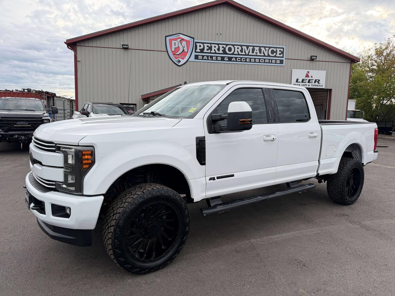 2019 Ford F-350 Lariat Photo