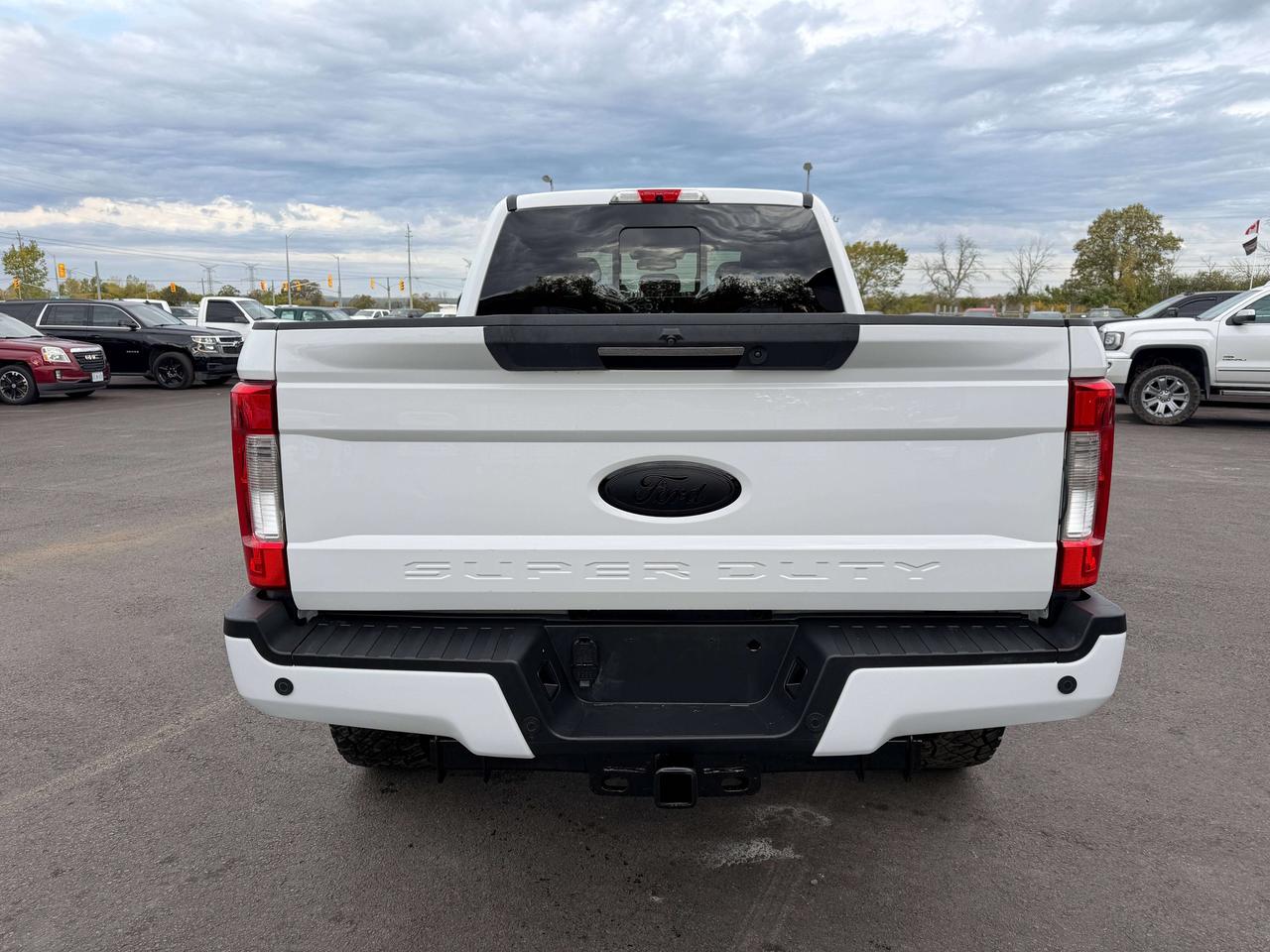 2019 Ford F-350 Lariat Photo