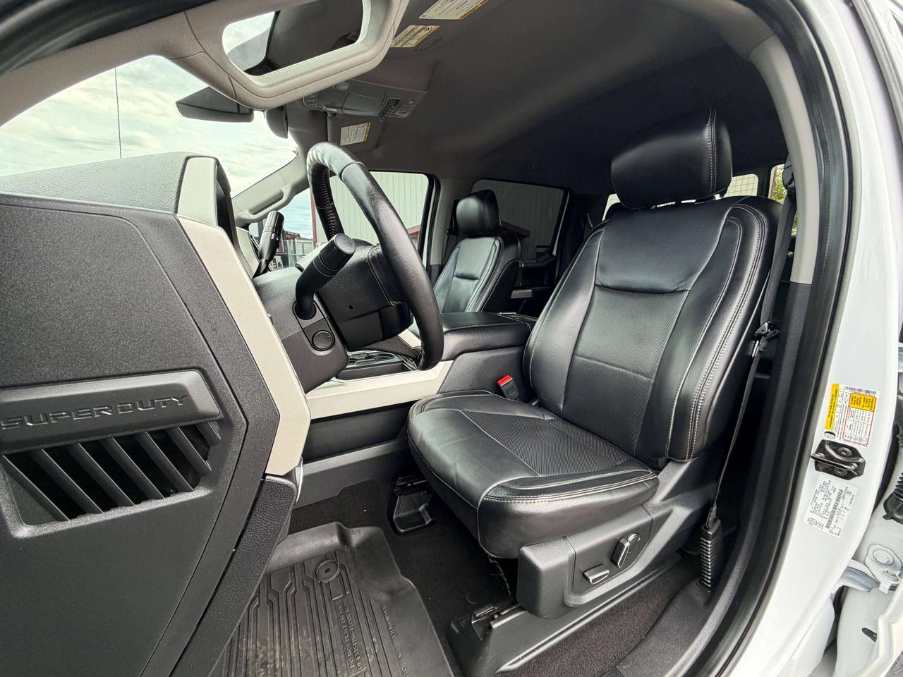 2019 Ford F-350 Lariat Photo